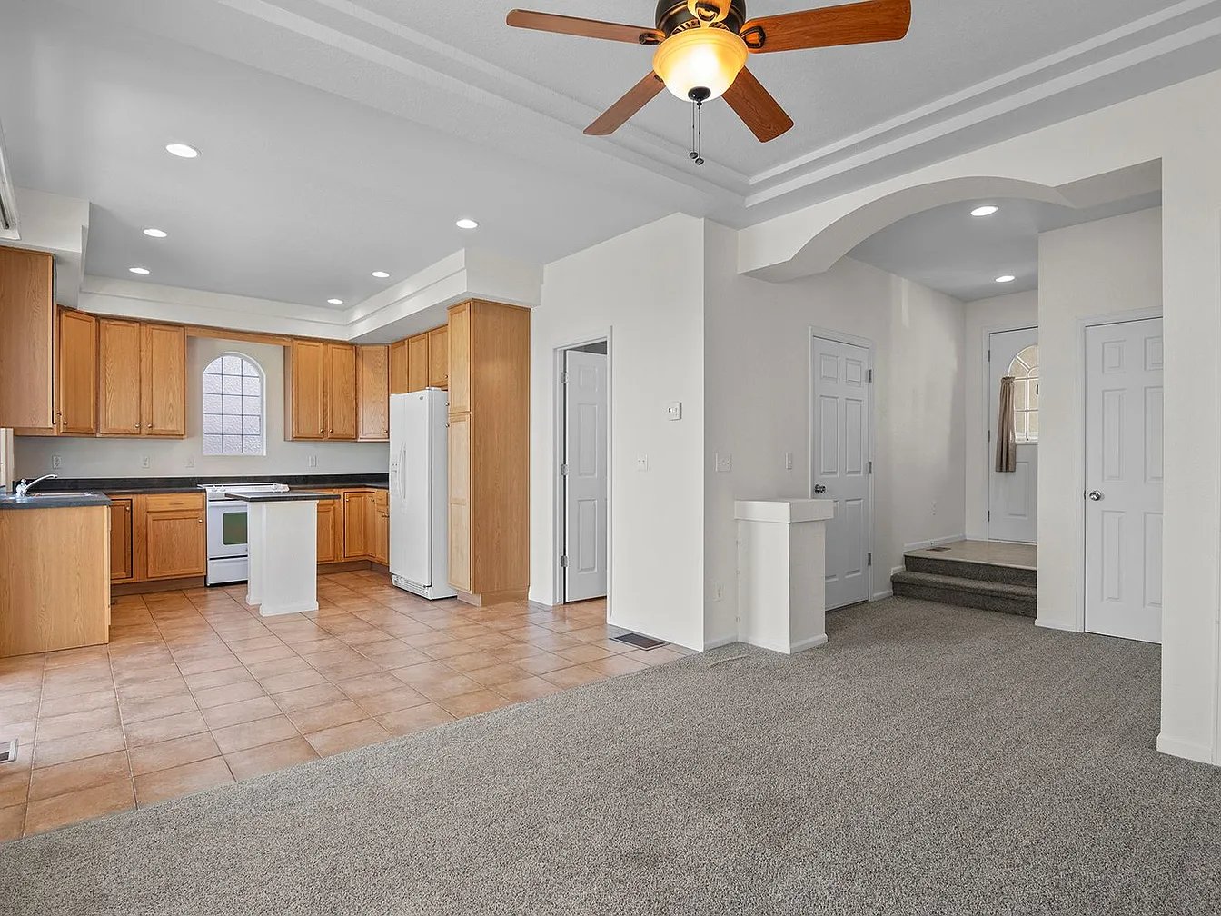 Johnstown House: 3342 streamwood