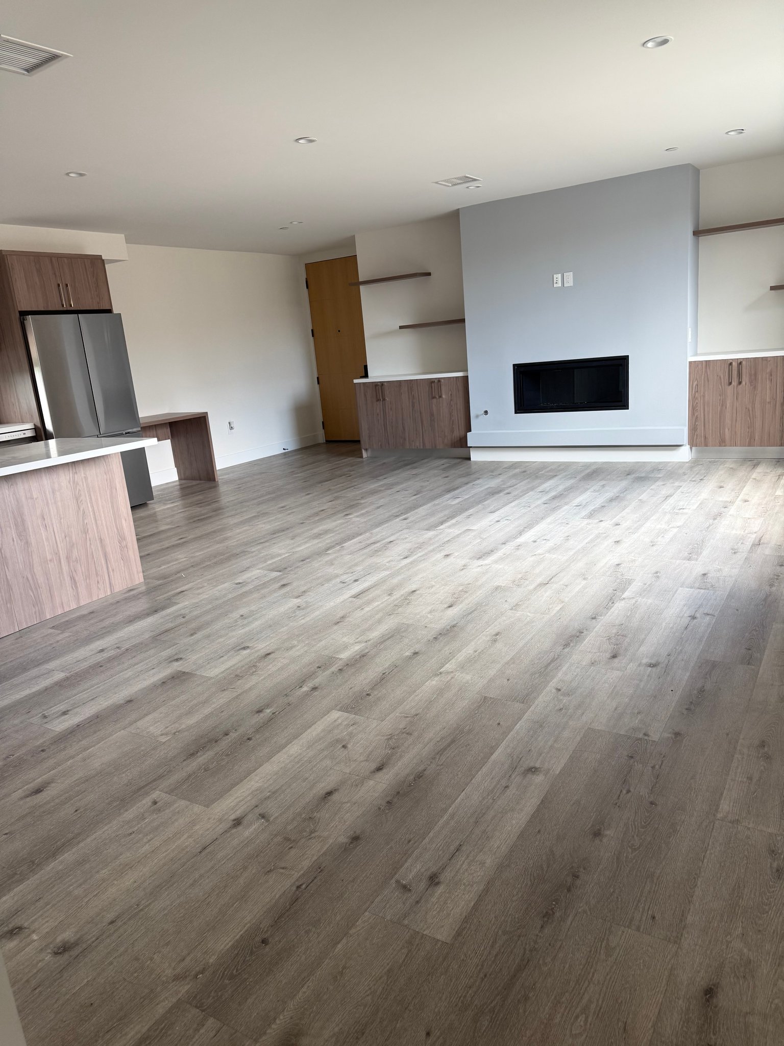 North Hollywood Apartment: 5923 Laurel Canyon Blvd