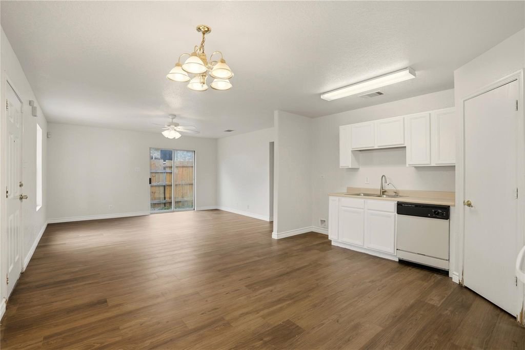 San Antonio House: 4727 Gavlick Farm