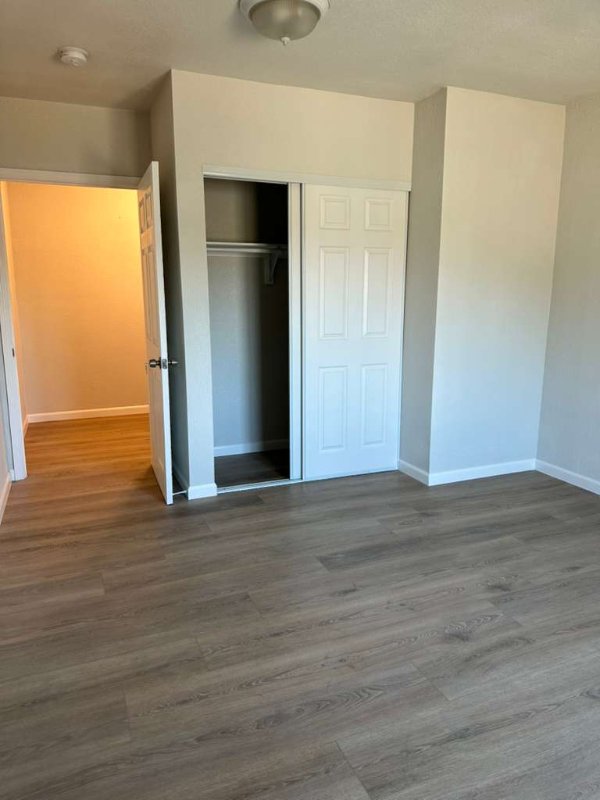 Fontana House: 8861 live oak
