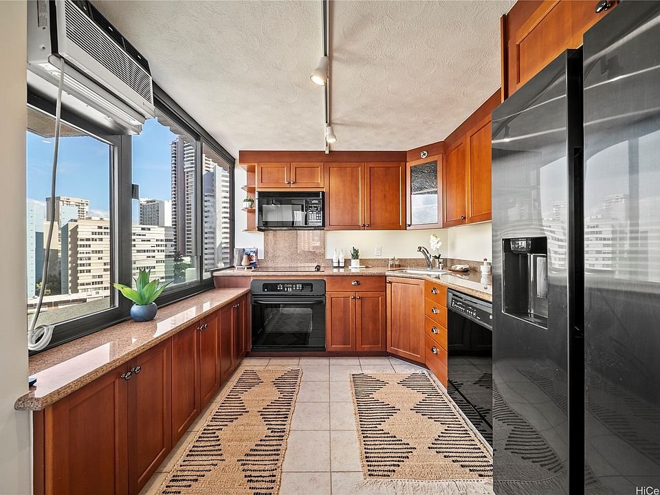 honolulu Apartment: 343 Hobron Ln