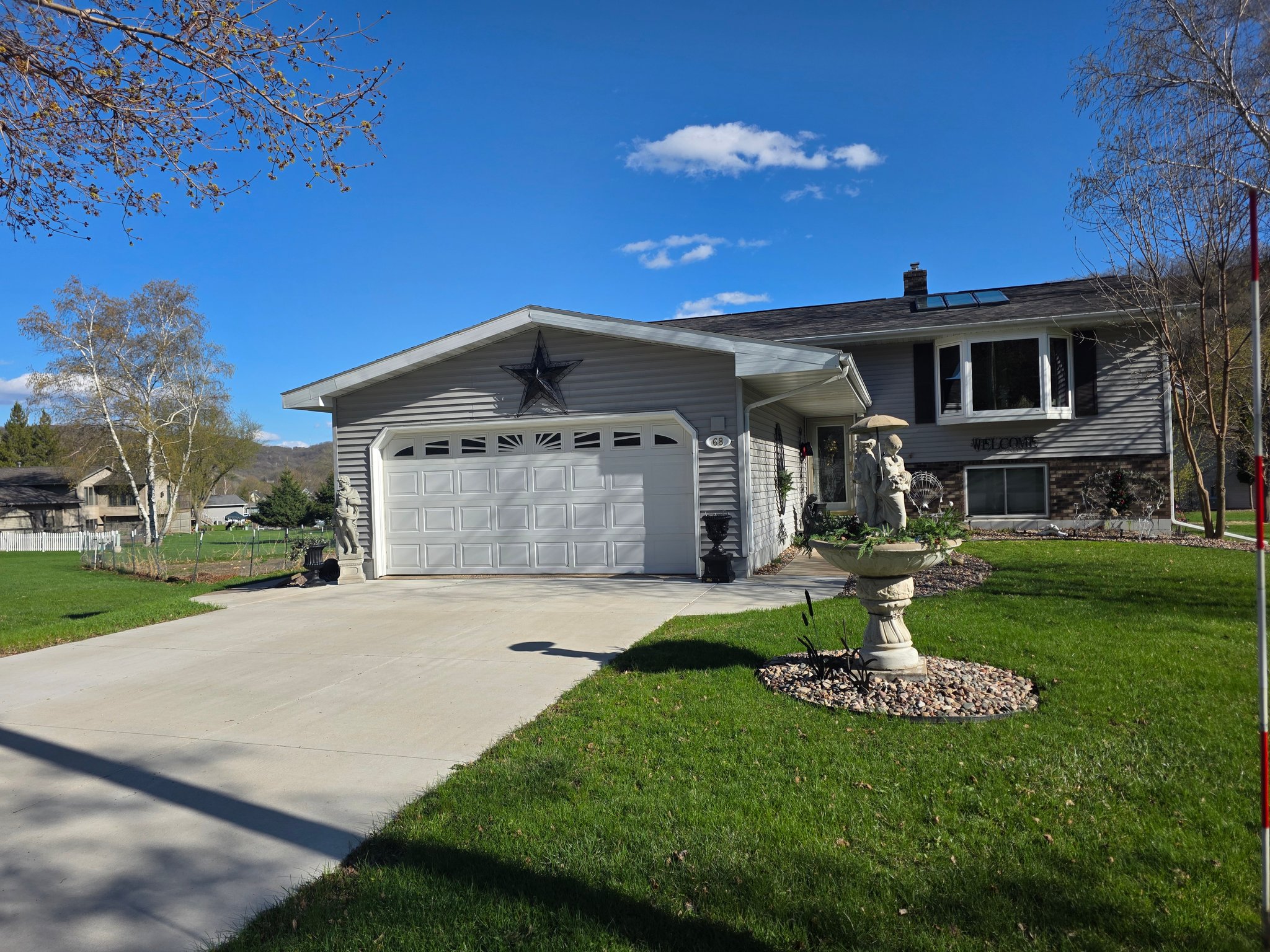 Winona Apartment: 68 Warren Ct