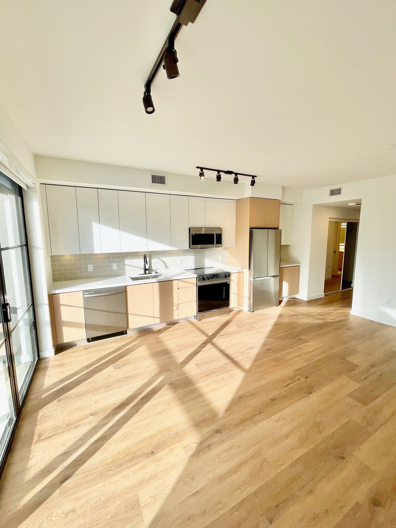 North Miami Apartment: 1785 NE 124 Street