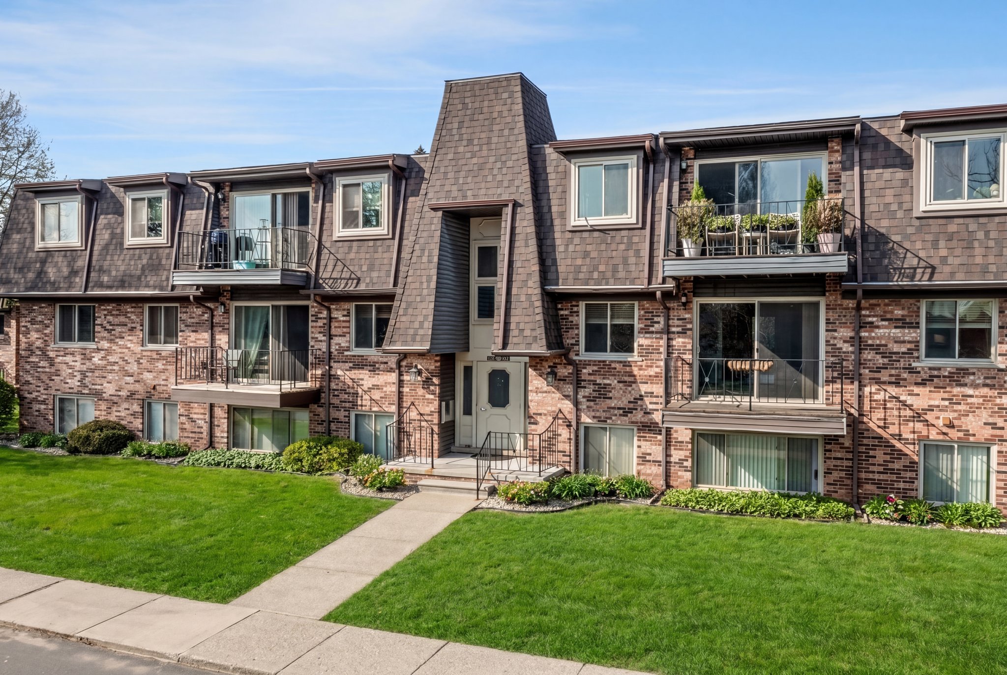 Saint Clair Shores Condo: 218 Riviera Dr