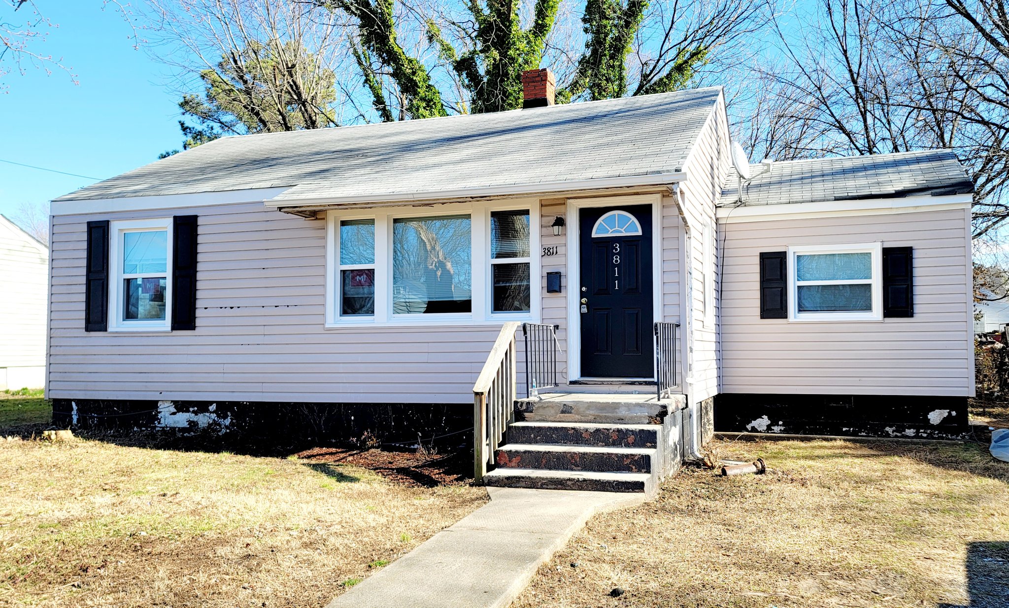 Richmond House: 3811 Larry St