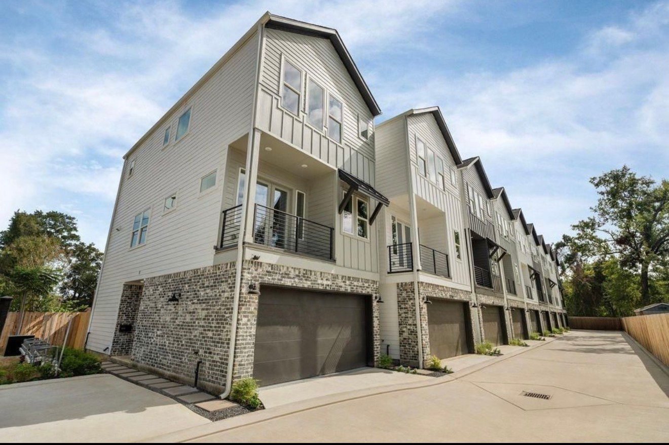 Houston House: 717 Janisch Rd.