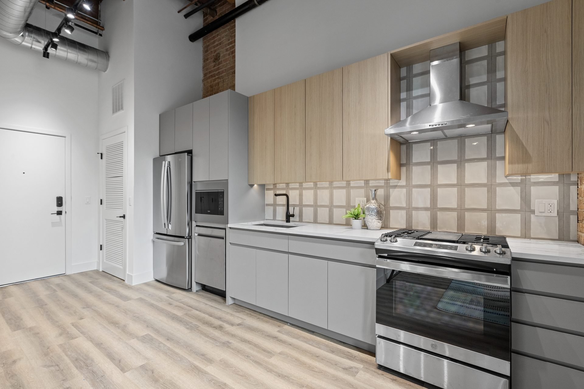 Chicago Condo: 175 W Ohio St