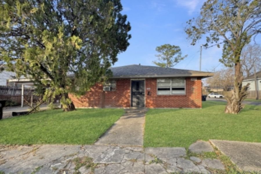 New Orleans Townhome: 5335 Burgundy Street