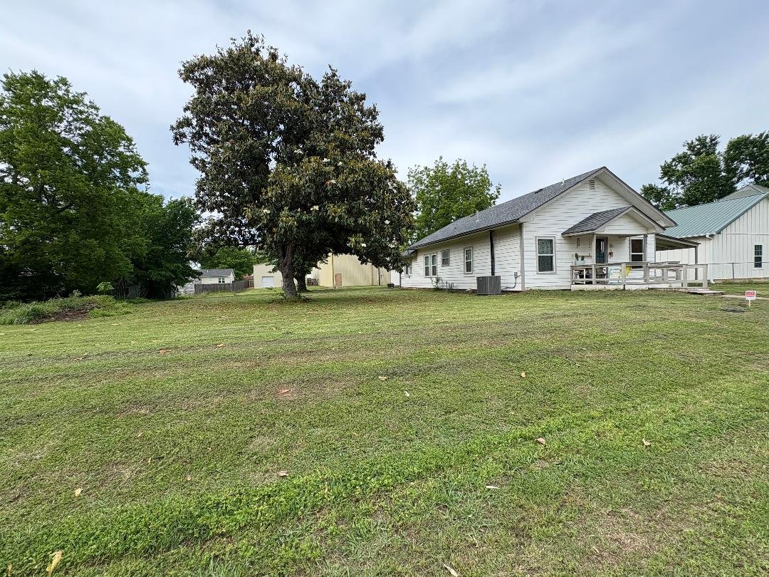 Beggs House: 307 E 3rd St