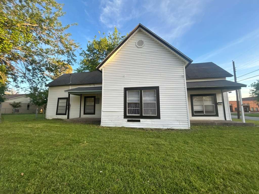 Gainesville House: 426 North Clements St