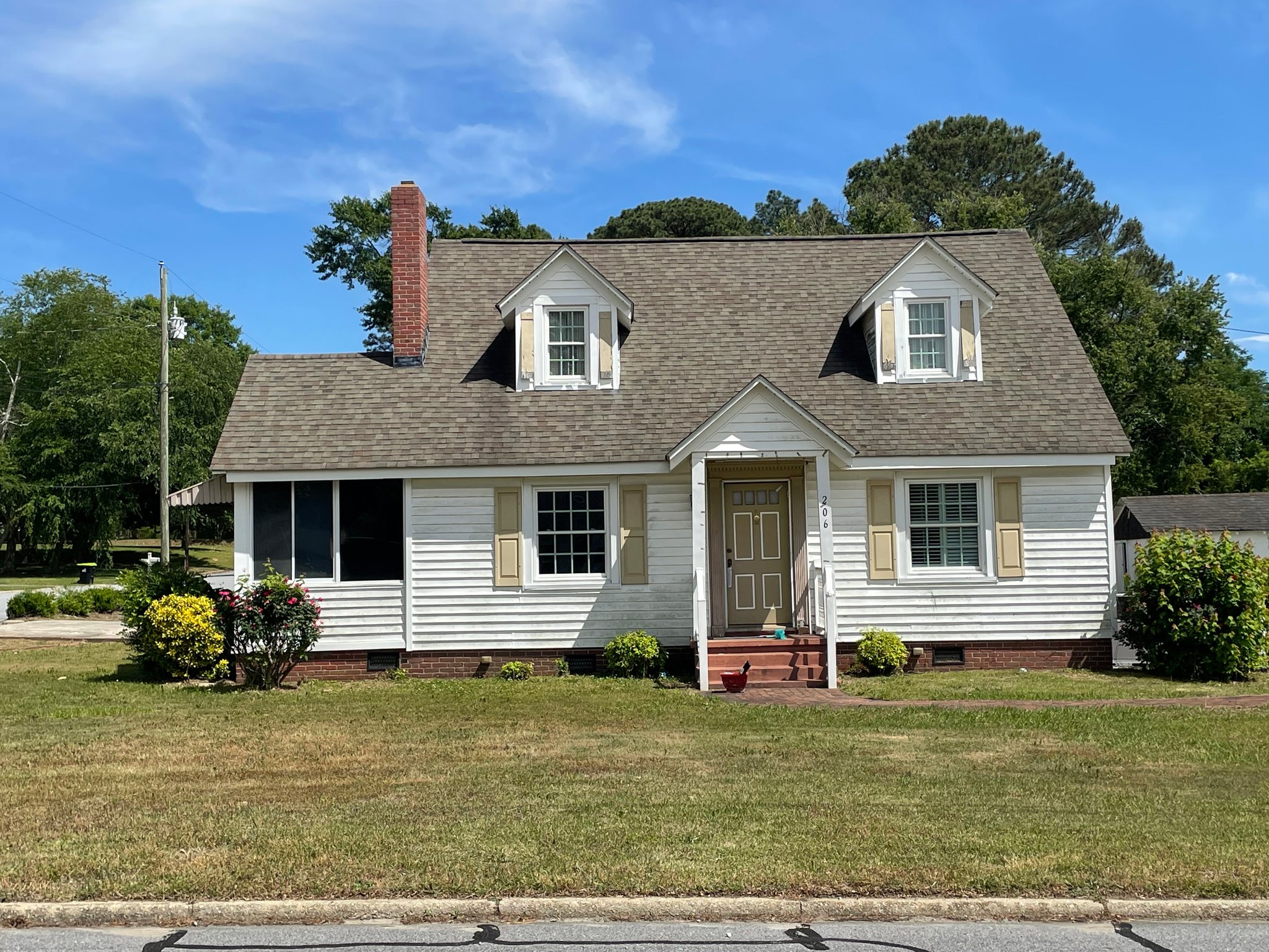 Macclesfield House: 206 N Second St