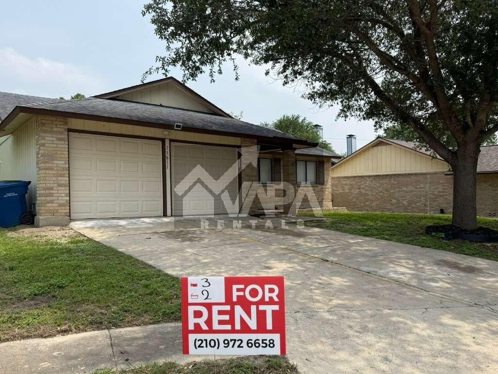 San Antonio House: 13811 FLAIRWOOD ST