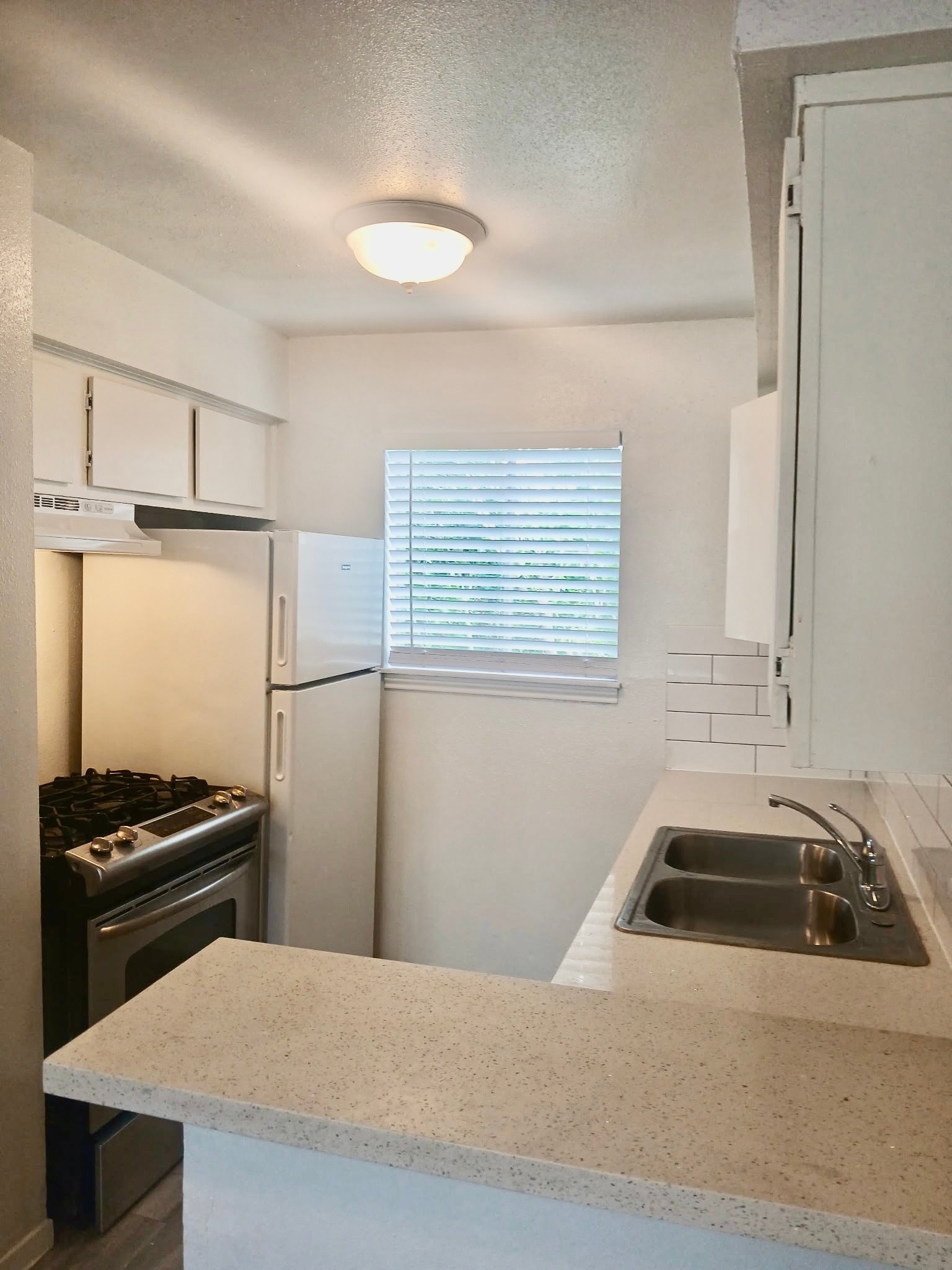 Houston Apartment: 7818 Calhoun Rd