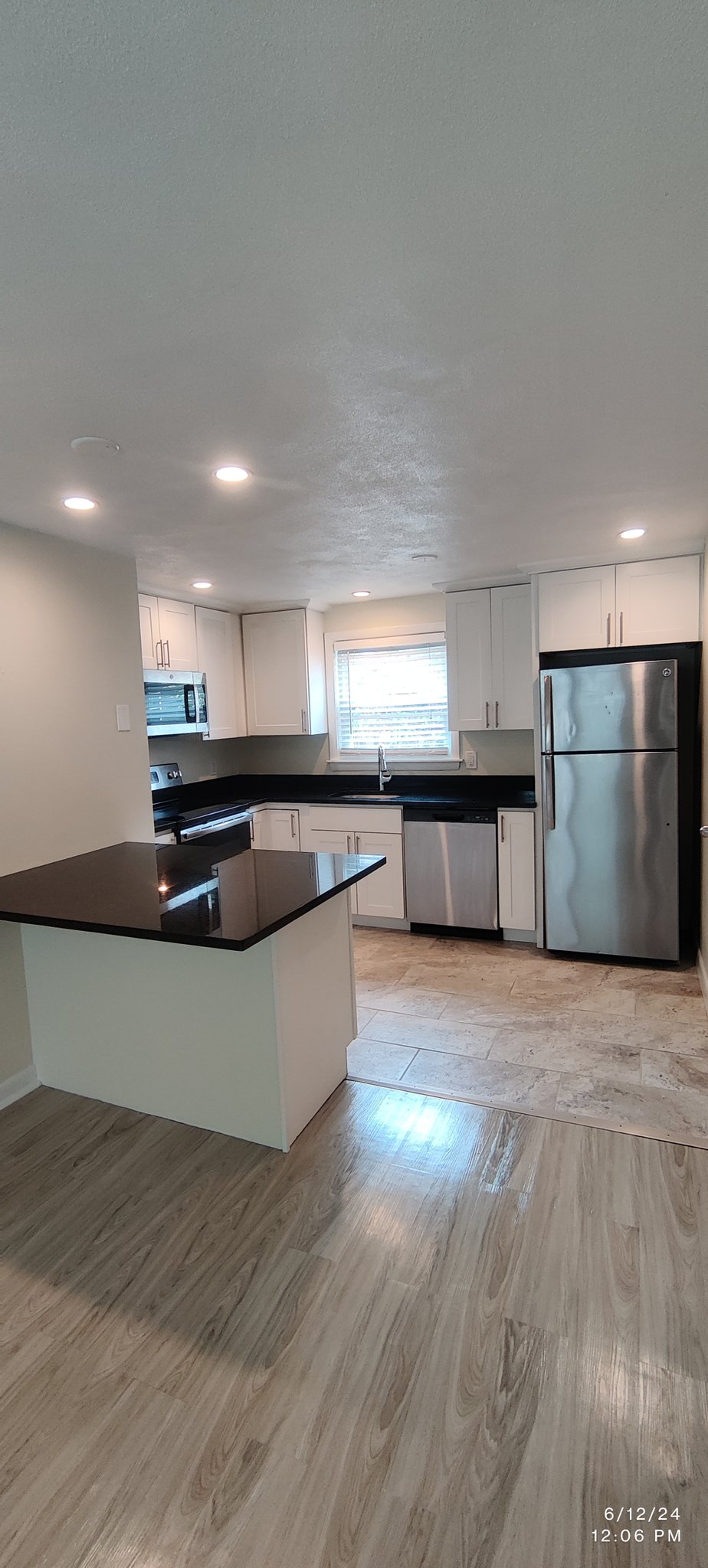 Beverly Apartment: 5 Edwards St