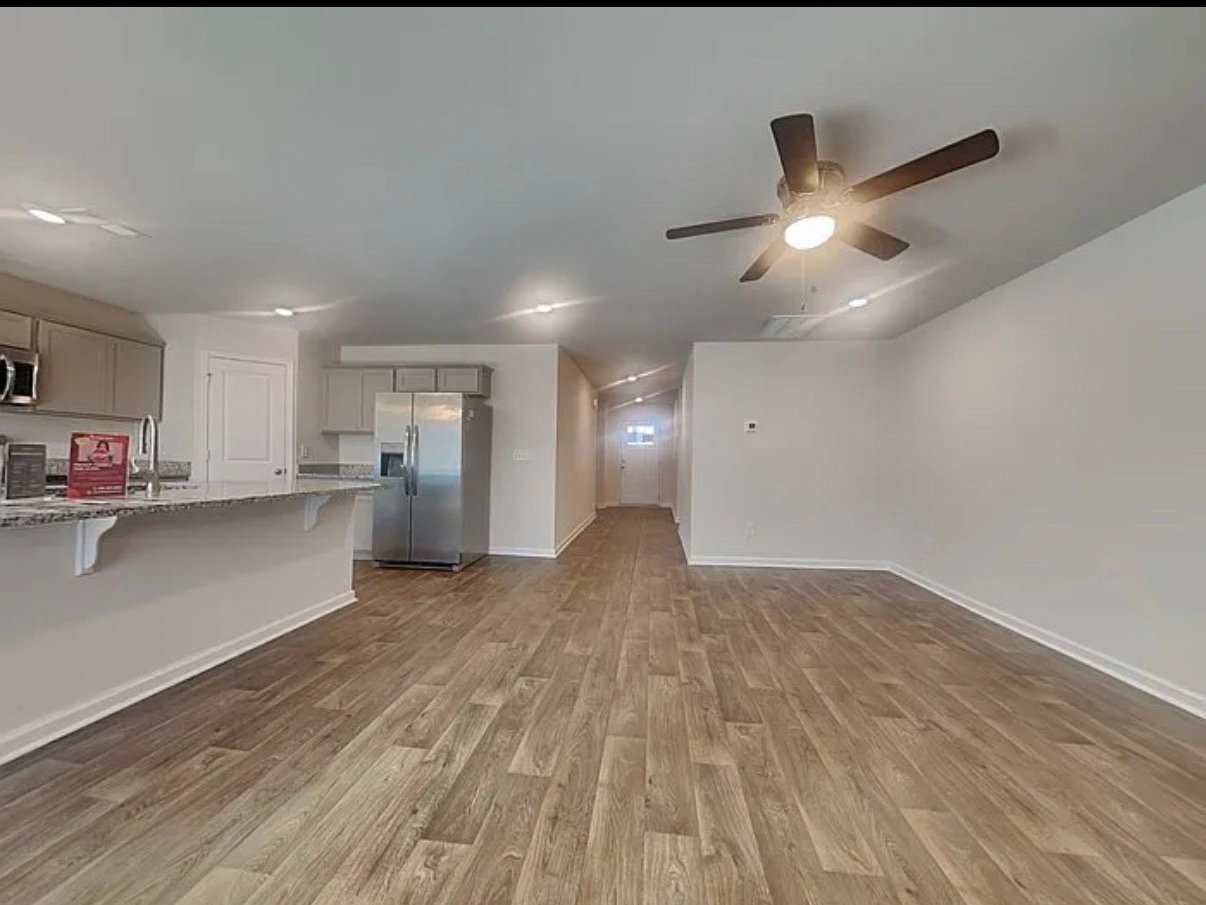 Hopkins House: 306 Crooked Pine Ct