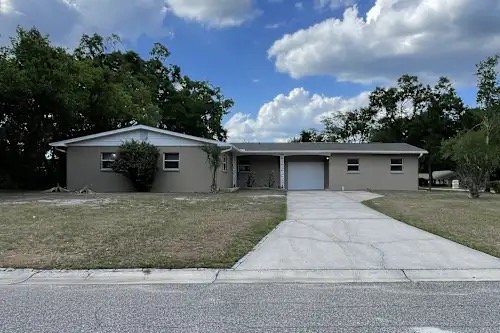 Temple Terrace House: 625 Holland Ave