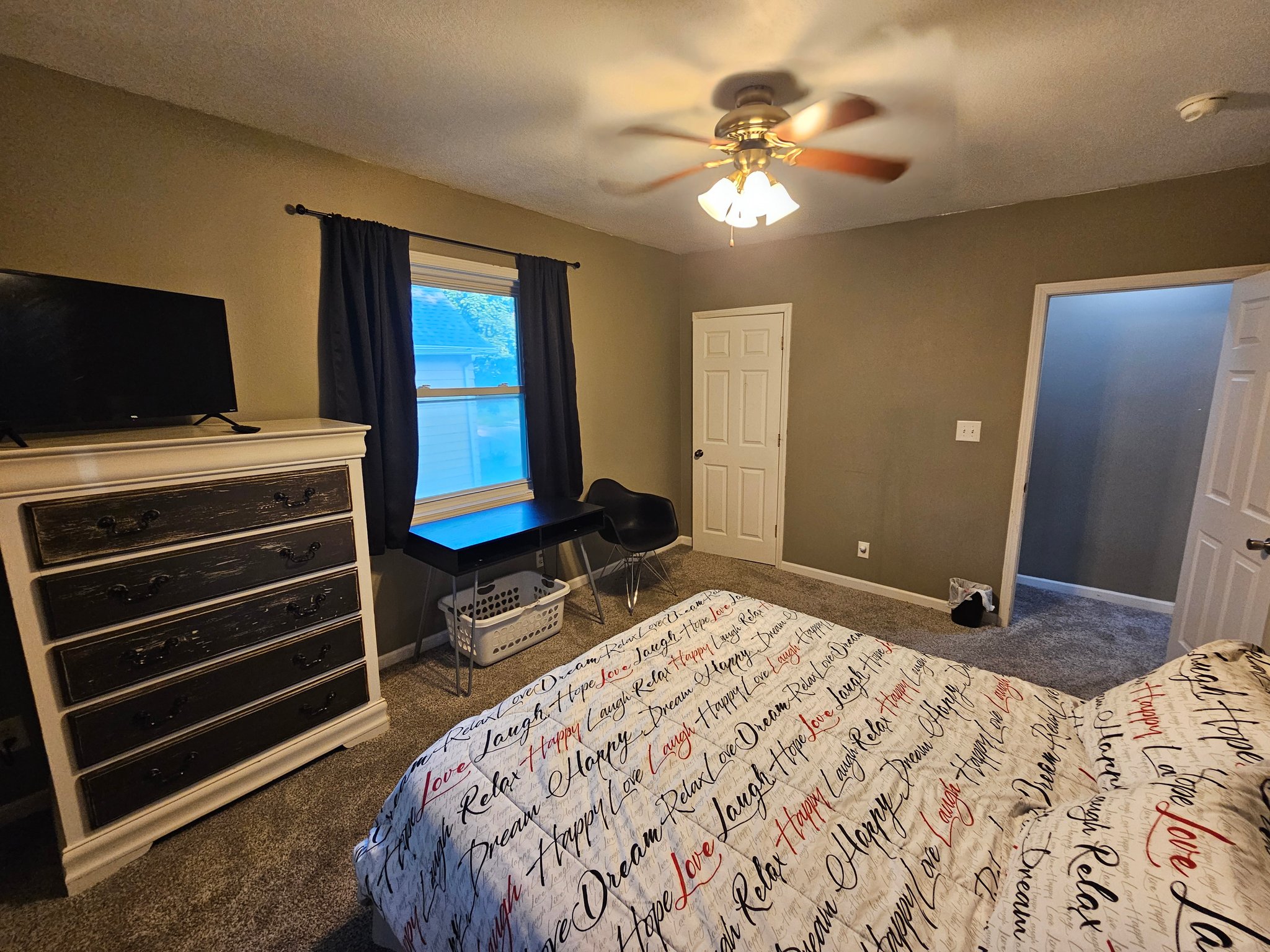 Des Moines House: 1303 College Ave