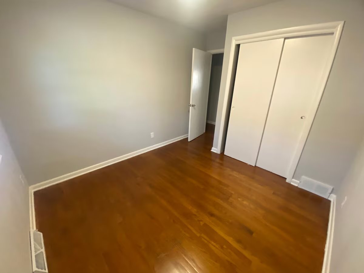 Clarksville House: 1411 McDonald Avenue