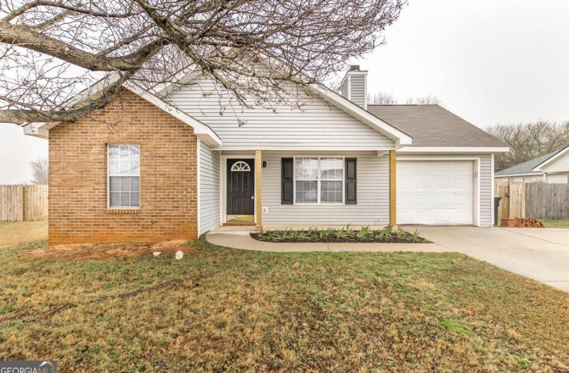 Warner Robins House: 125 Georgetown Blvd