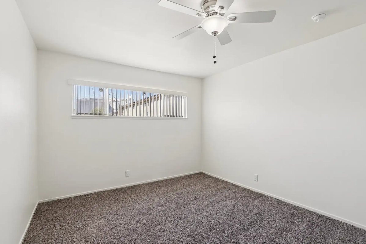 Las Vegas Apartment: 511 E Sahara Ave