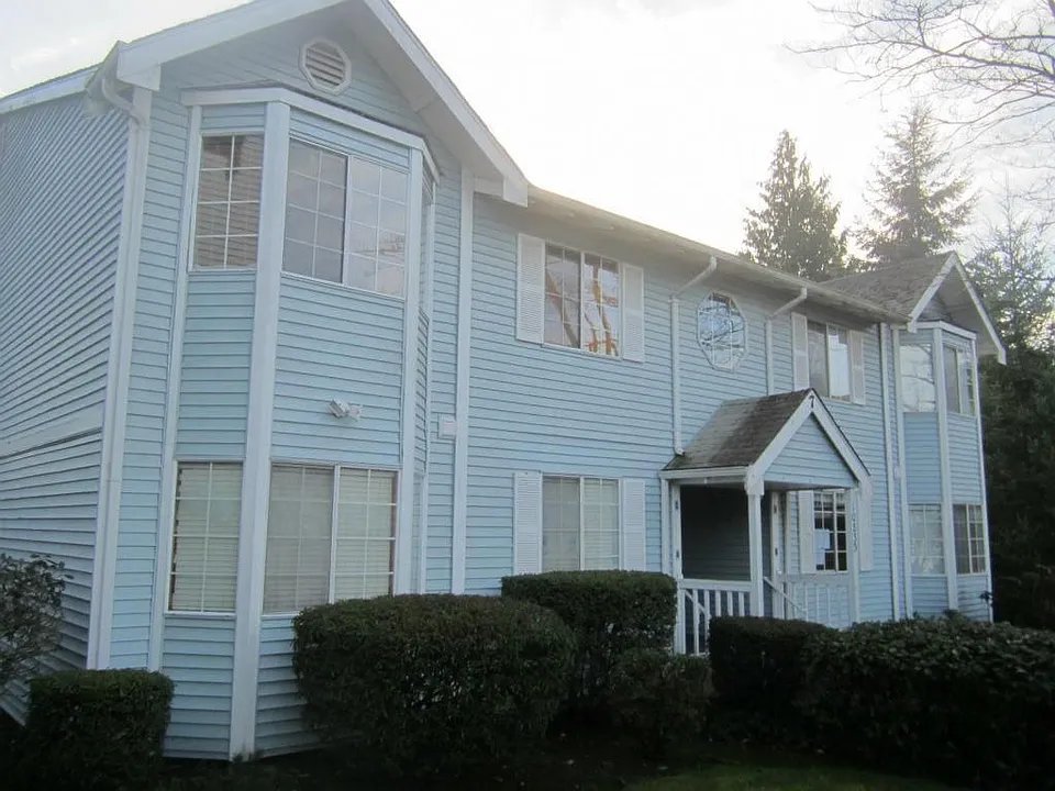 Renton Condo: 10833 SE 172nd ST