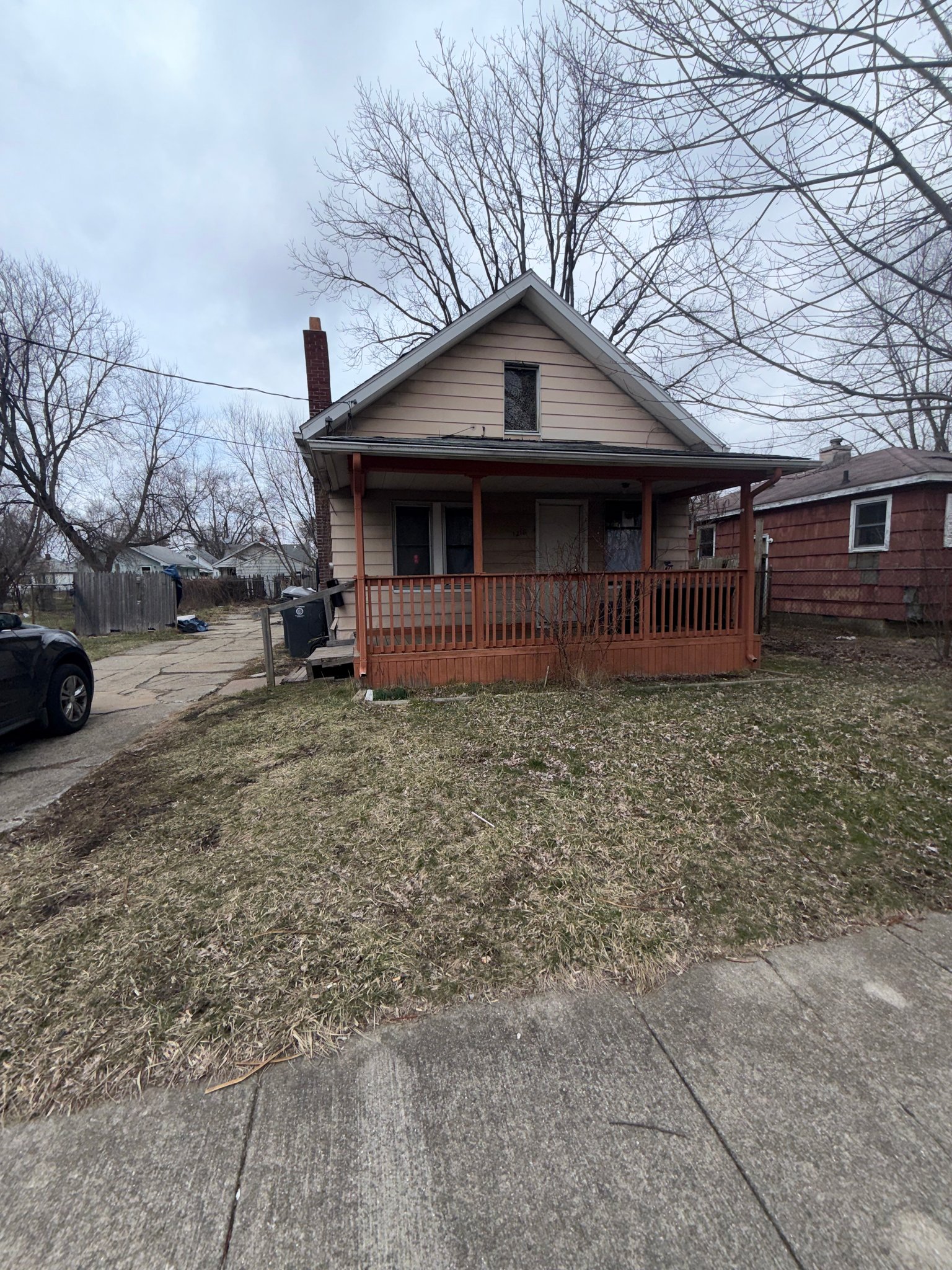 Flint House: 1218 Pinehurst Ave