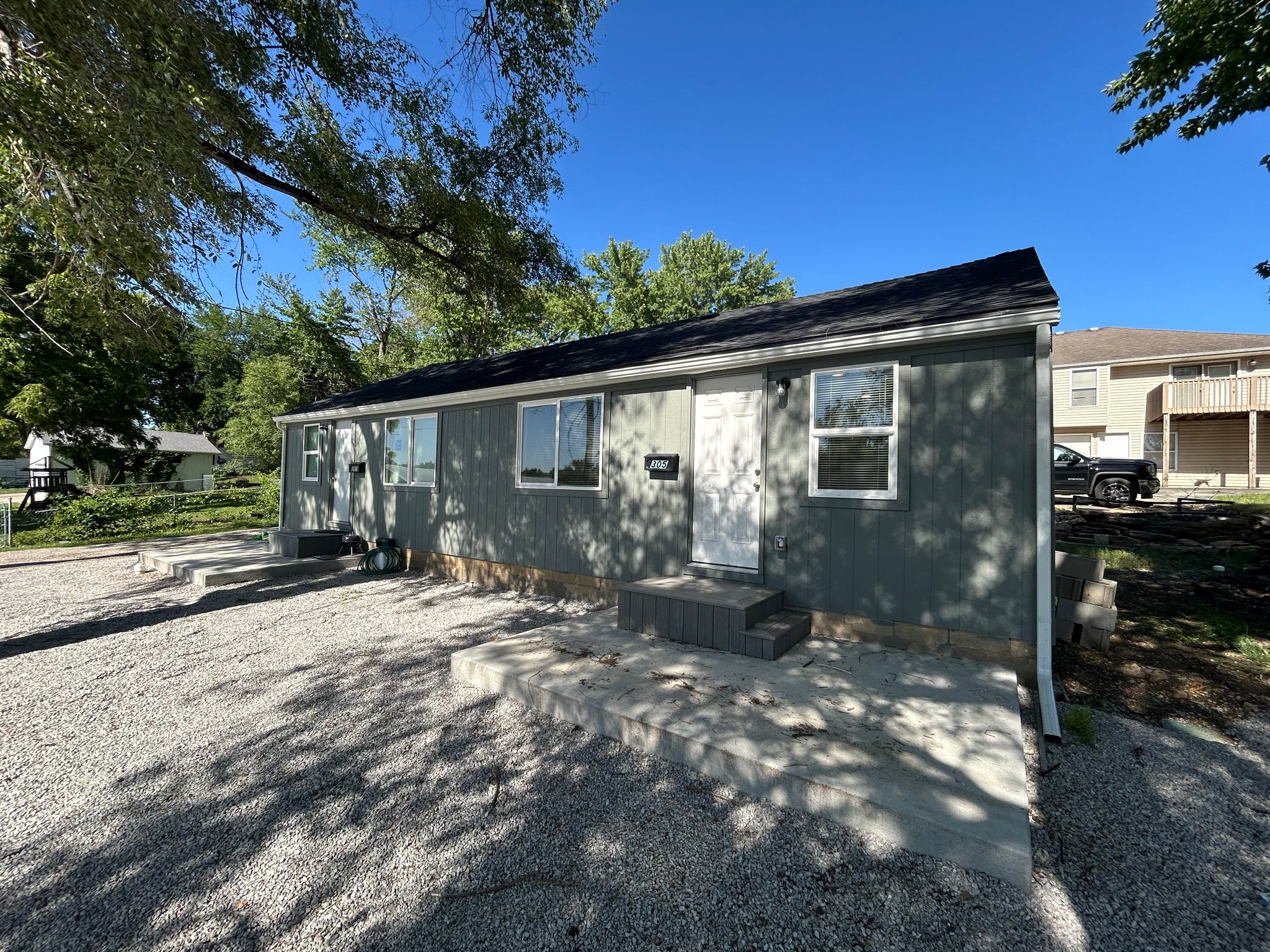 Harrisonville Townhome: 305 N Main
