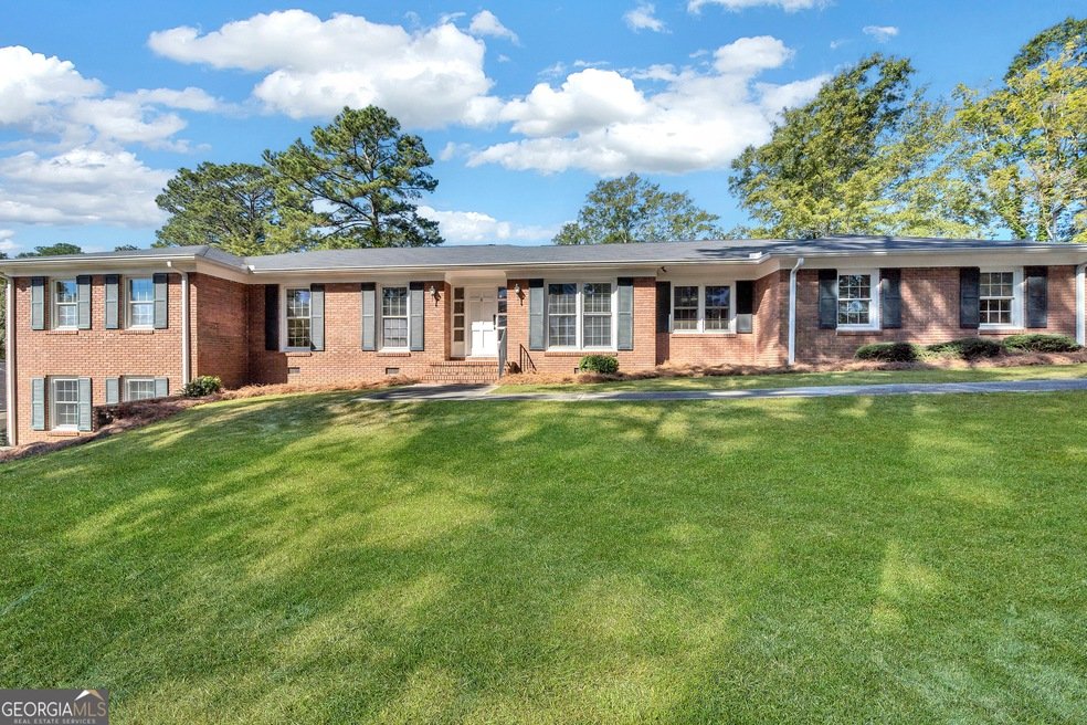 Macon House: 780 Captain Kell Dr