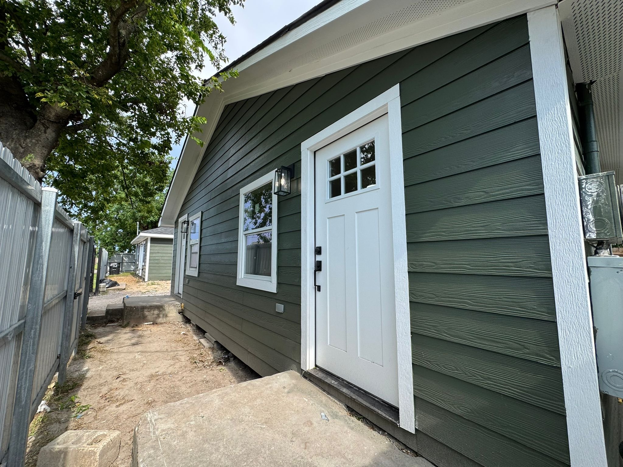 Houston Multiplex: 3919 Elysian St