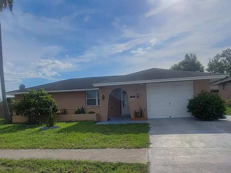 New Port Richey House: 3639 Madison St