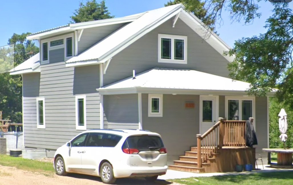 Clear Lake House: 409 9th Ave S