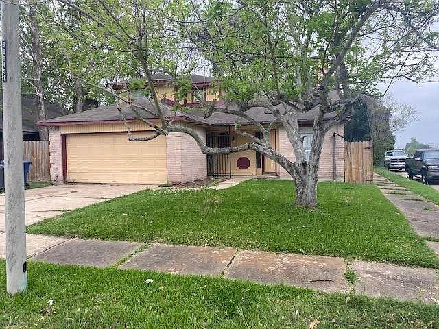 Houston House: 7902 Arbor Glen rd