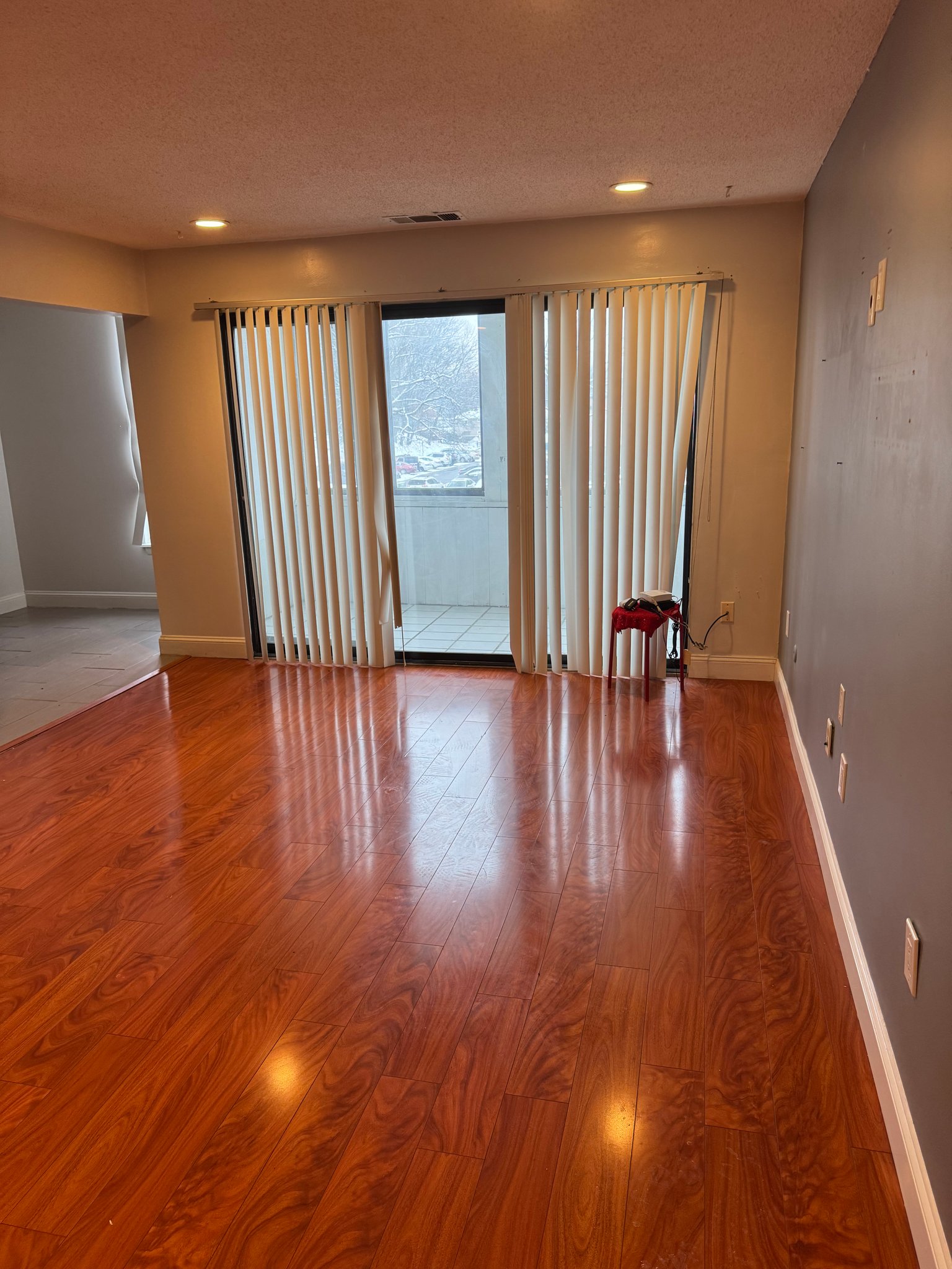 Shrewsbury Apartment: 16 Shrewsbury Green Dr