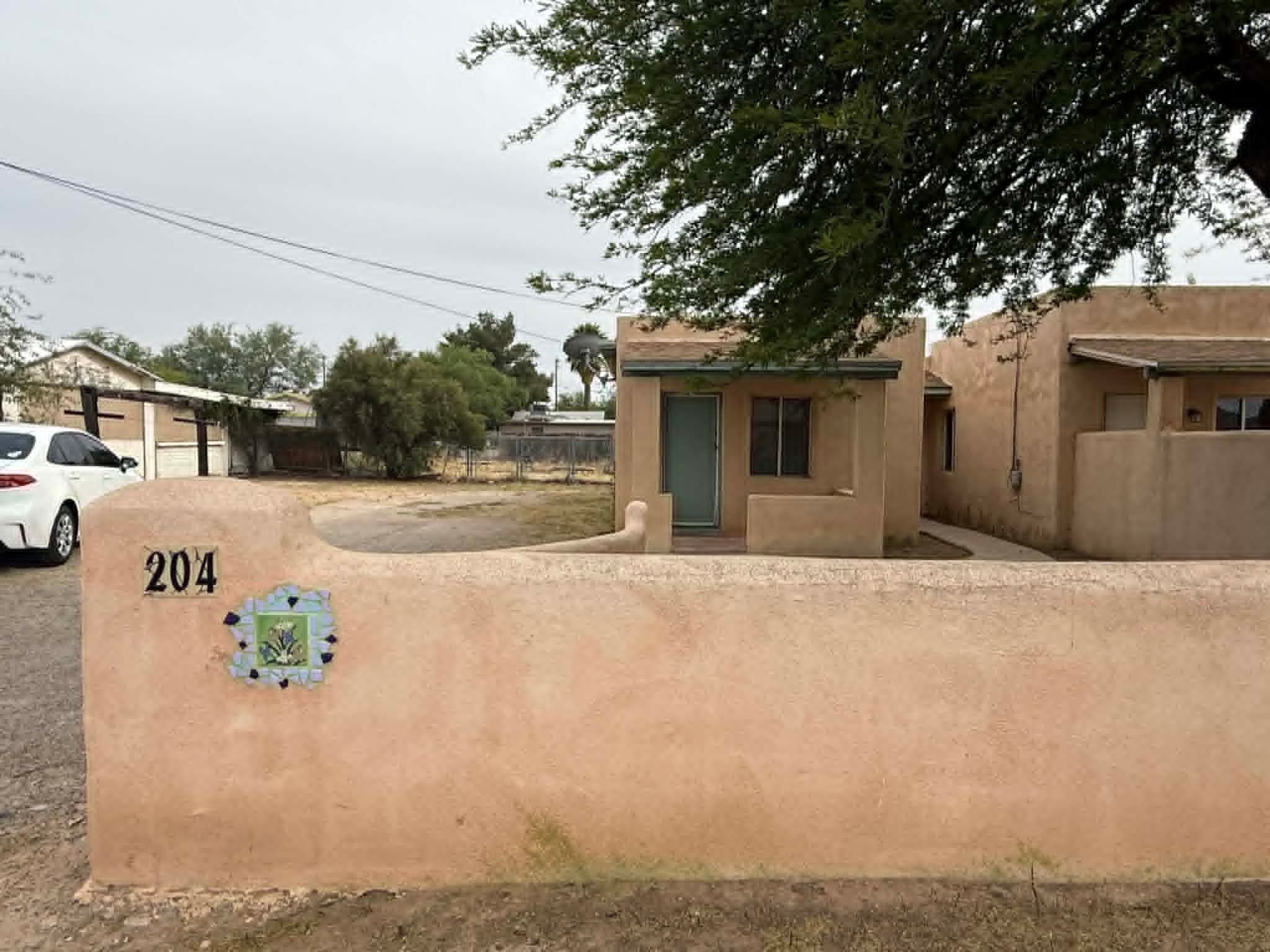 Tucson Townhome: 204 East Palmdale Street