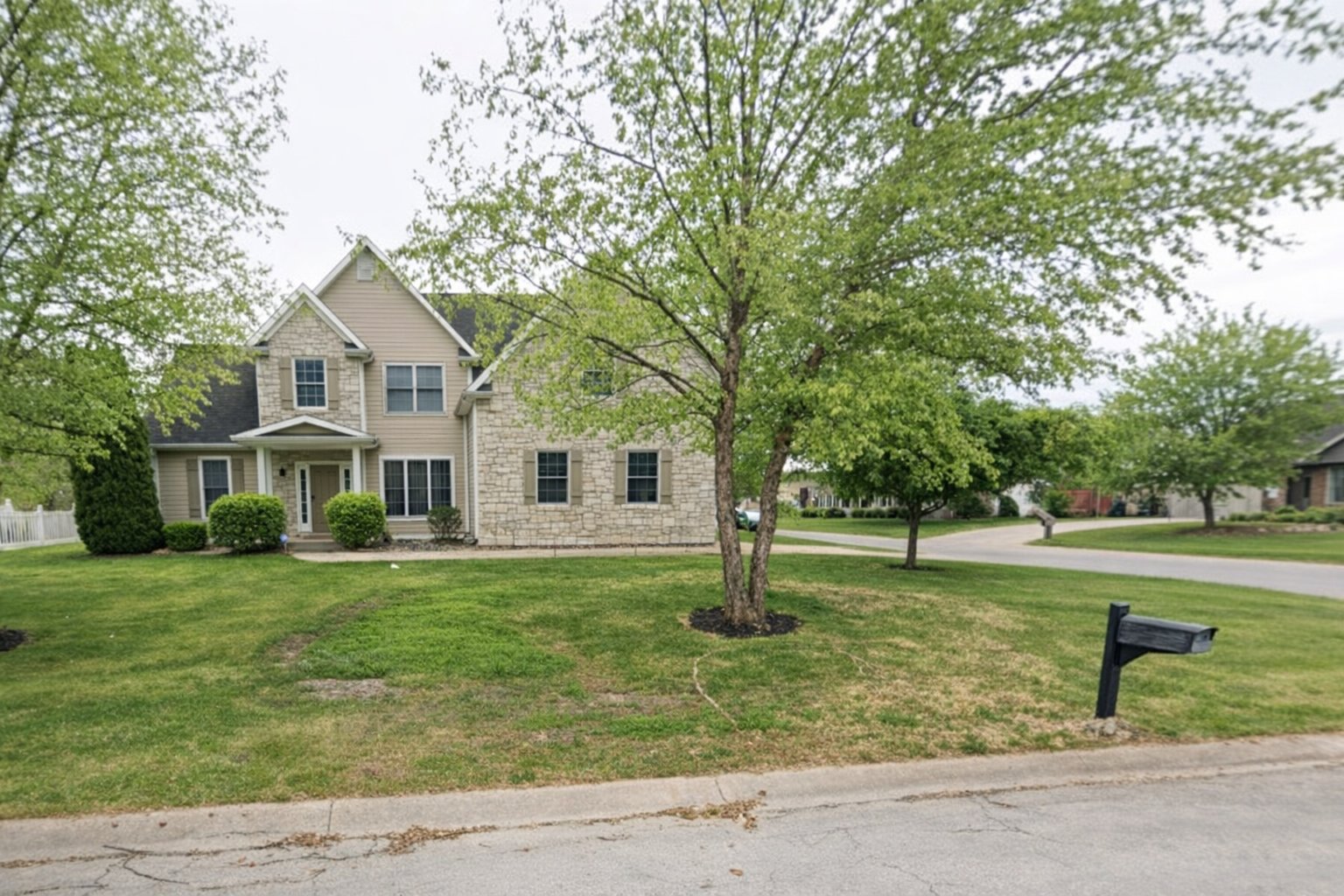 Yorktown House: 8605 Shamrock Ln,