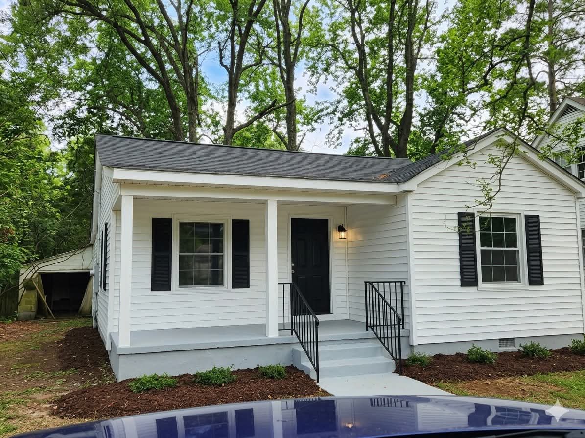 Kinston House: 1820 Dupree St