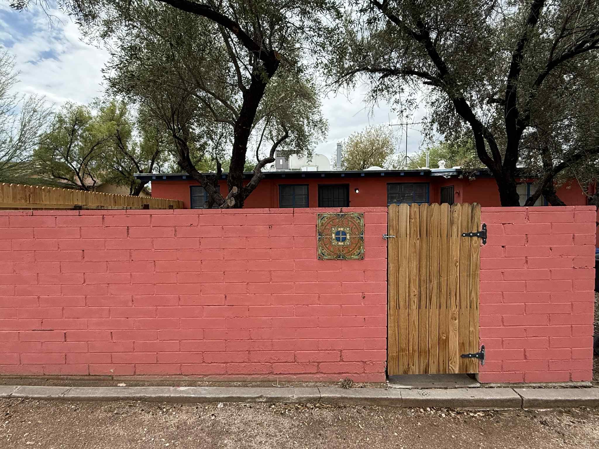 Tucson Townhome: 2702 E Elm St