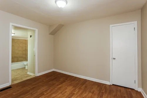 decatur House: 2121 cherry ln