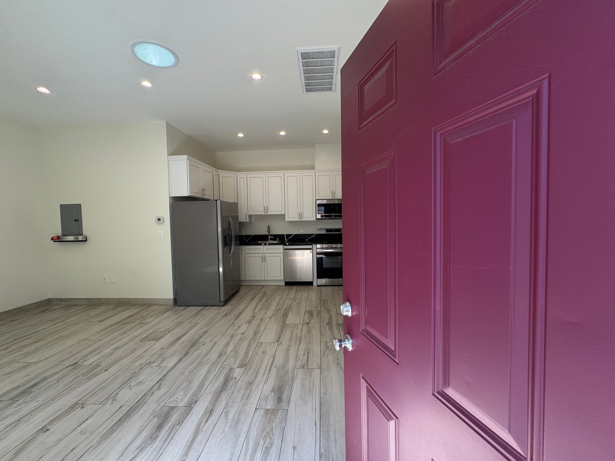 Woodland Hills Condo: 23110 1/2 Mulholland Drive