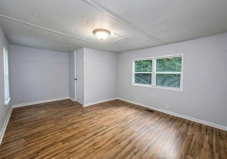 Cedartown House: 122 Collins Rd