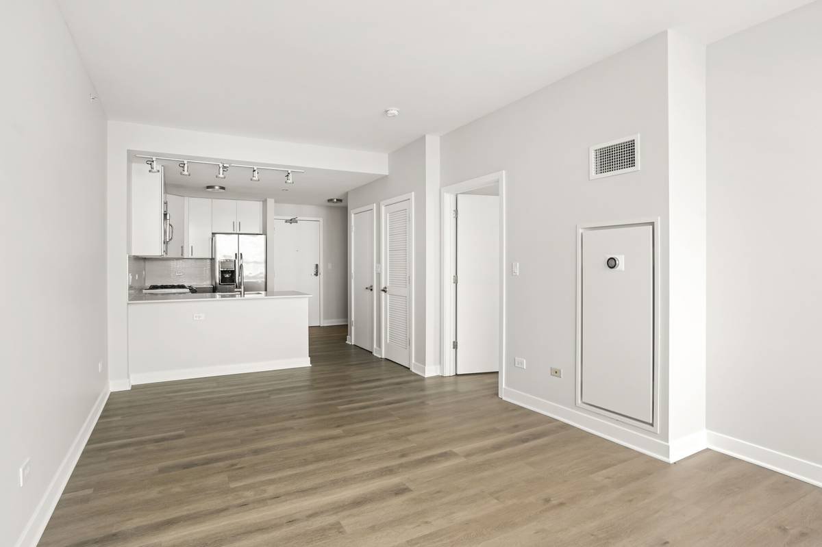 Chicago Condo: 769 W Adams St