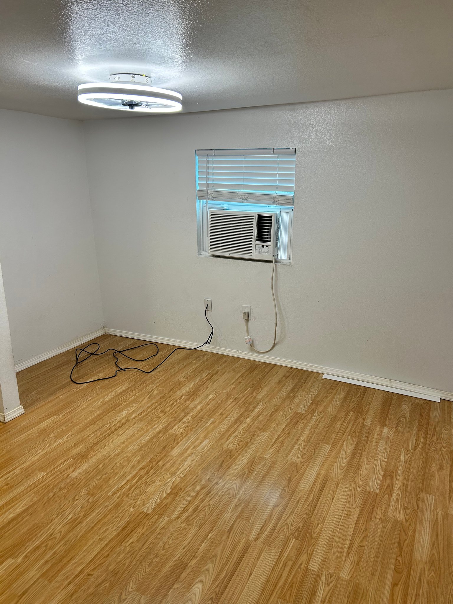 Porter Apartment: 21401 W. Hammond Dr
