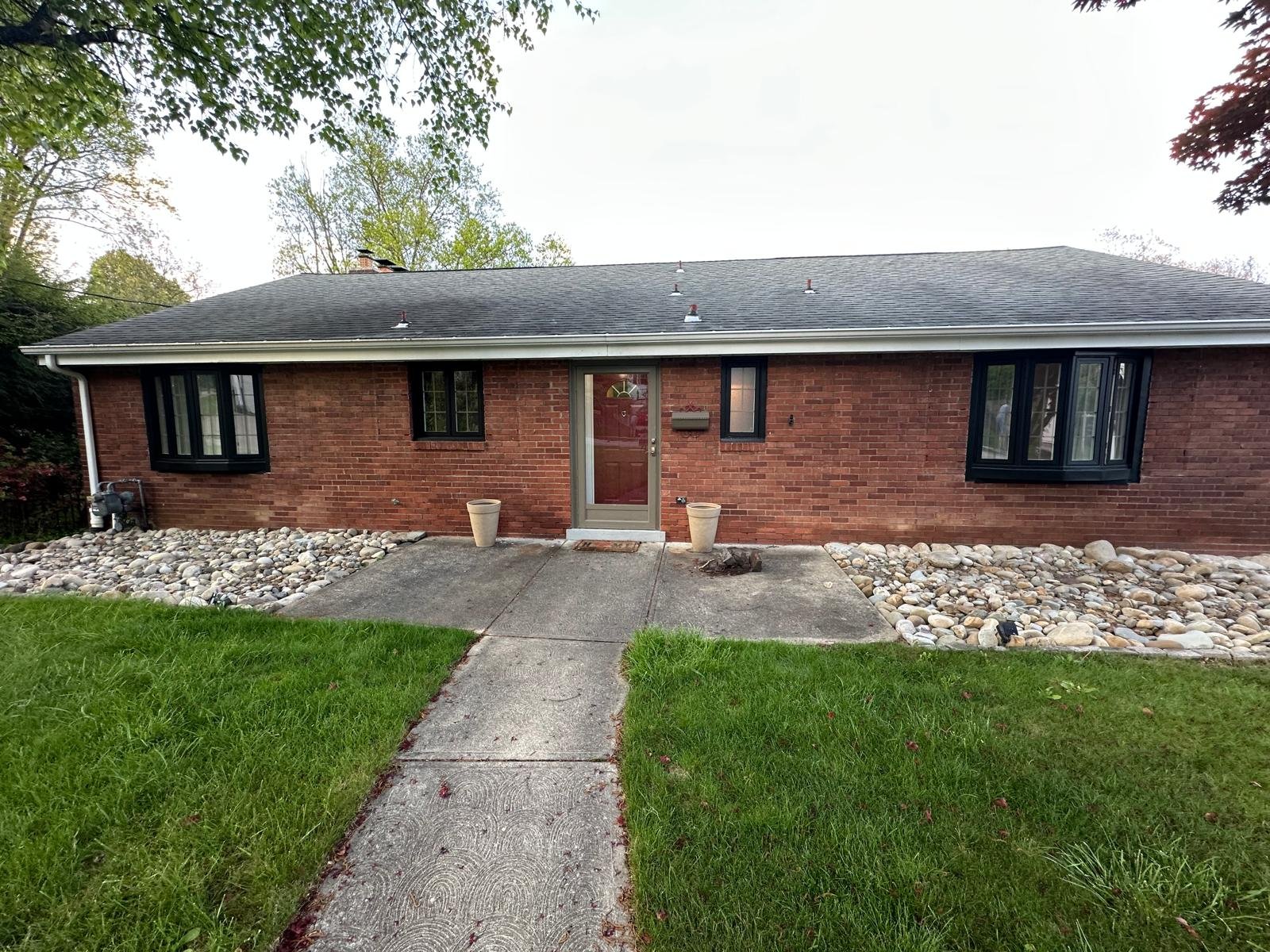 Pittsburgh House: 547 Greenhurst Dr