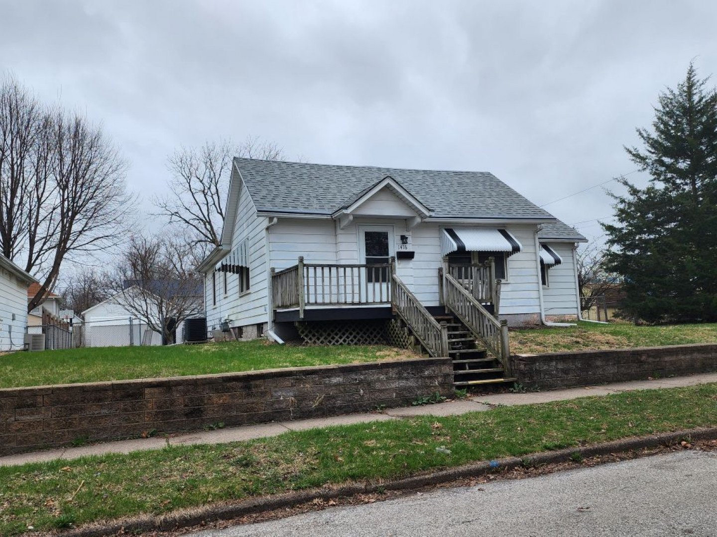 Moline House: 1416 17th St,