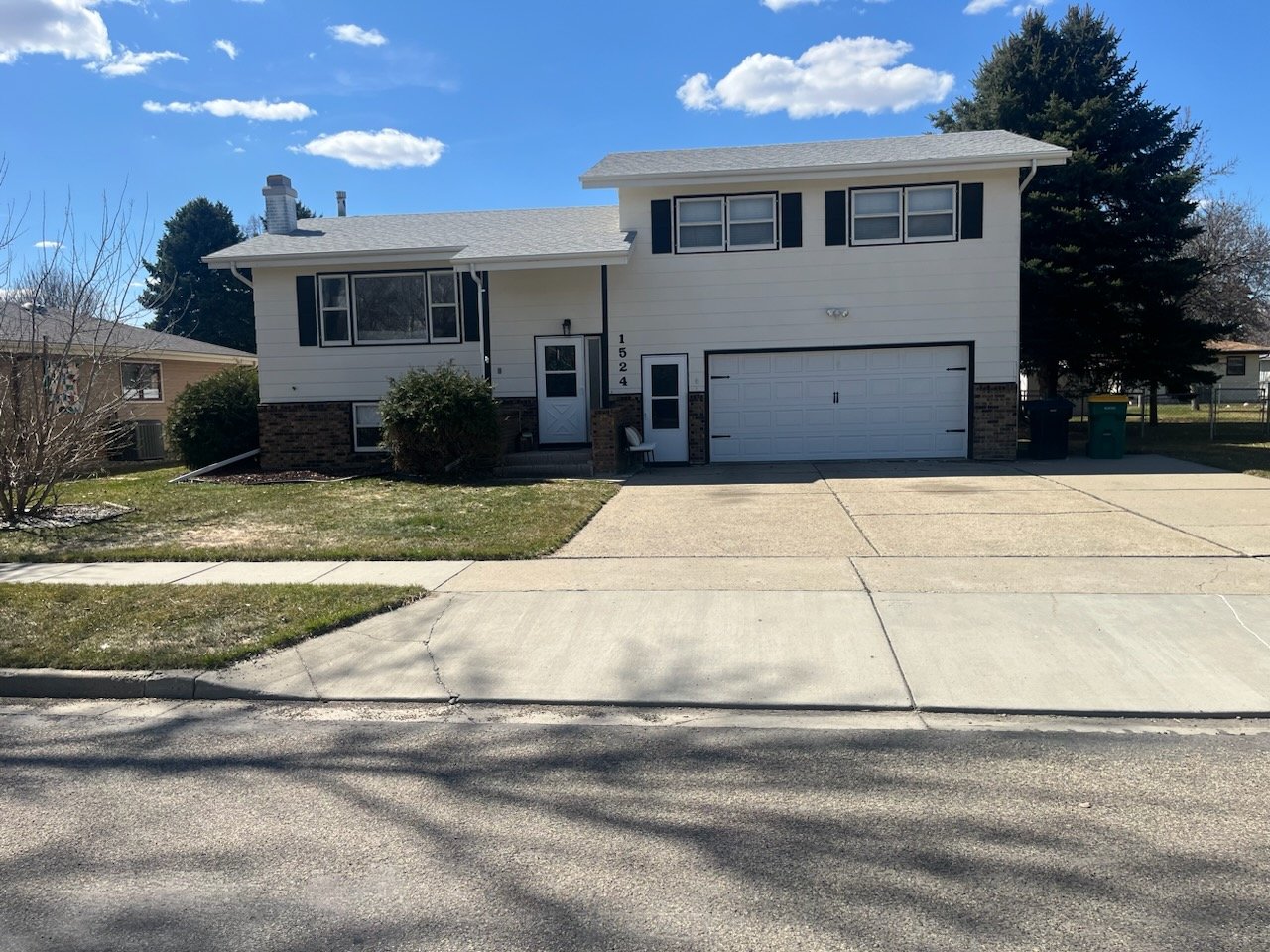 Bismarck House: 1524 Richmond Ave