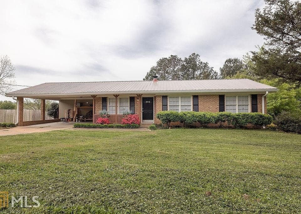 Athens House: 295 Vincent Dr