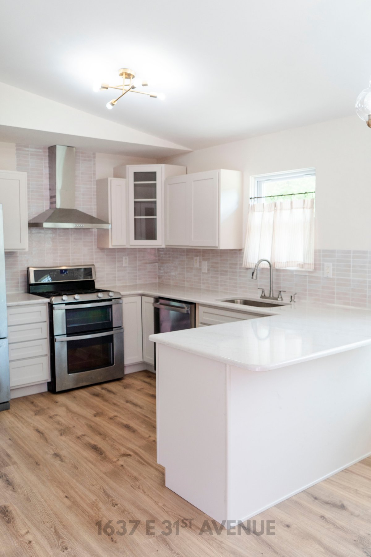 Hobart House: 1637 East 31st Avenue