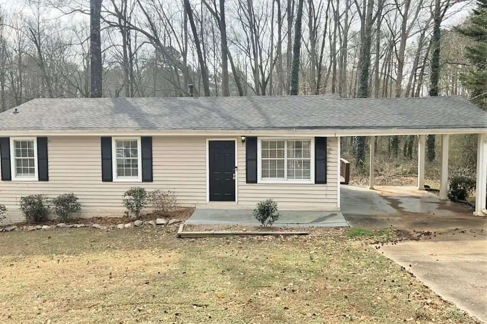 Lithia Springs House: 3551 Meadowview Dr