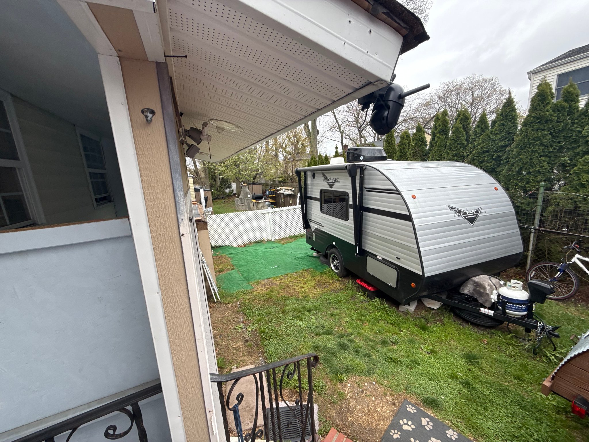 West Islip House: 202 W 1st St