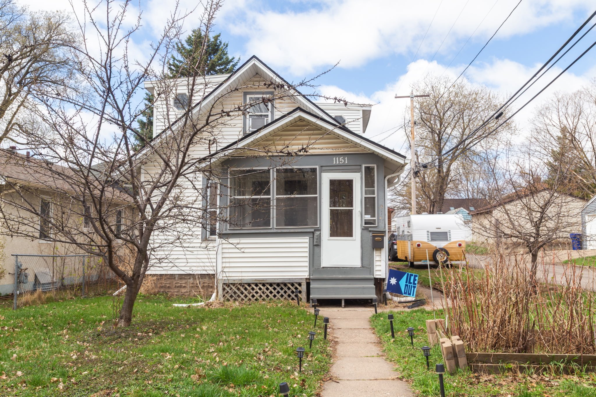 Saint Paul House: 1151 Hamline Ave N